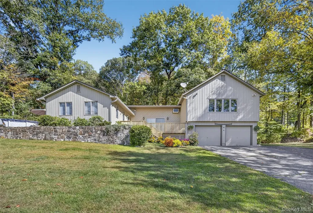 8 Peach Road Mahopac NY 10541
