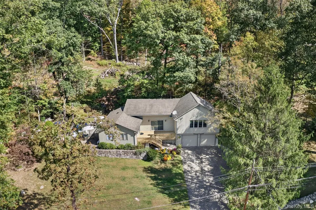 8 Peach Road Mahopac NY 10541