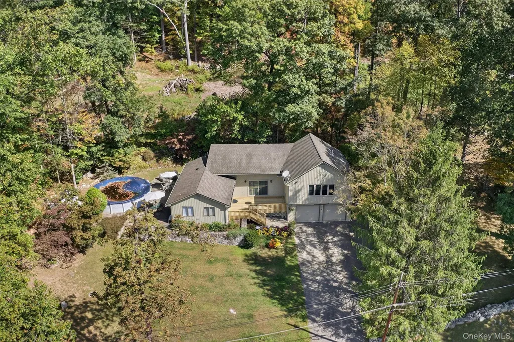 8 Peach Road Mahopac NY 10541