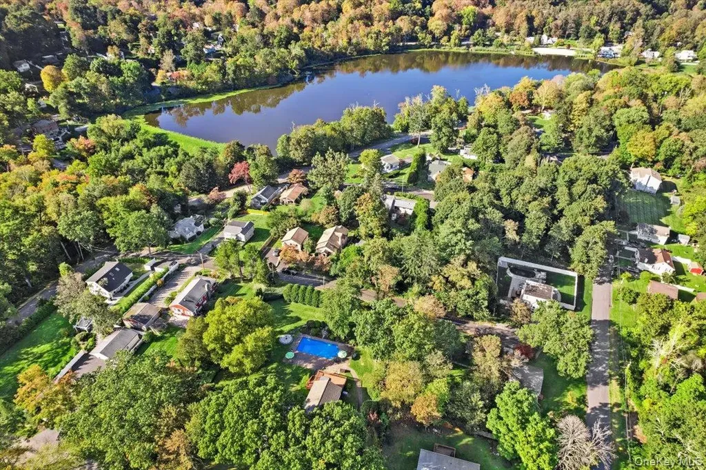 8 Peach Road Mahopac NY 10541