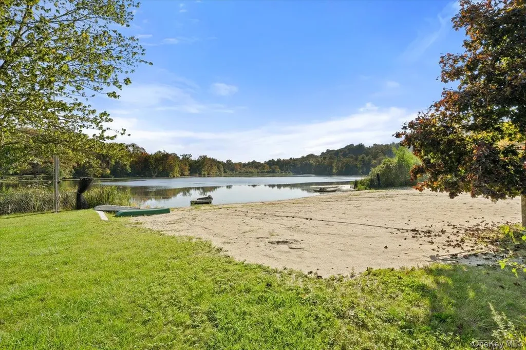 8 Peach Road Mahopac NY 10541