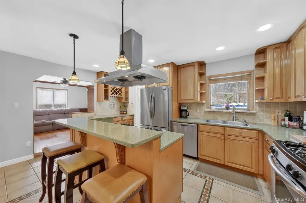 8 Peach Road Mahopac NY 10541