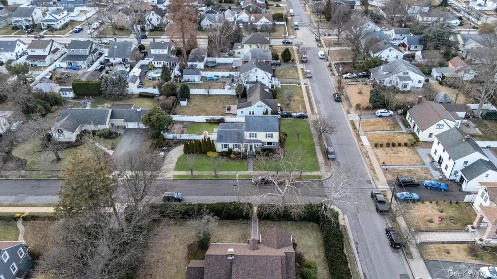 6 Elliott Place Freeport NY 11520
