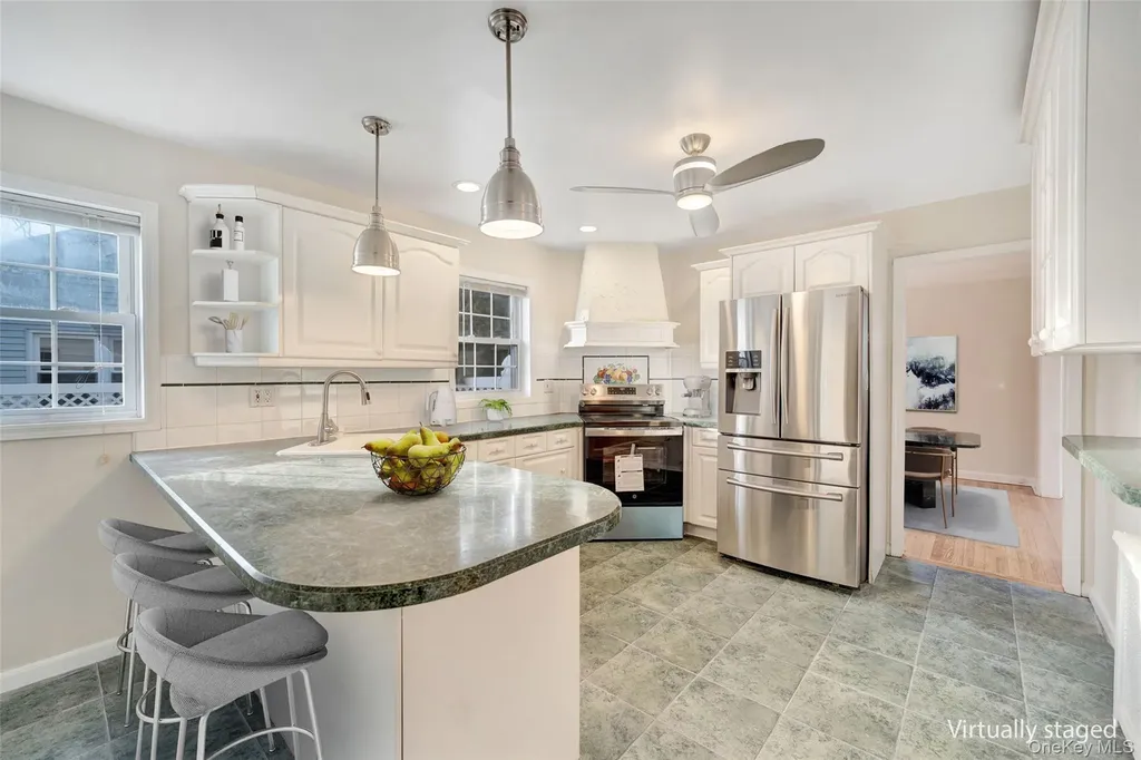 6 Elliott Place Freeport NY 11520
