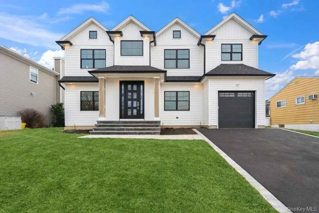 35 Main Parkway Plainview NY 11803