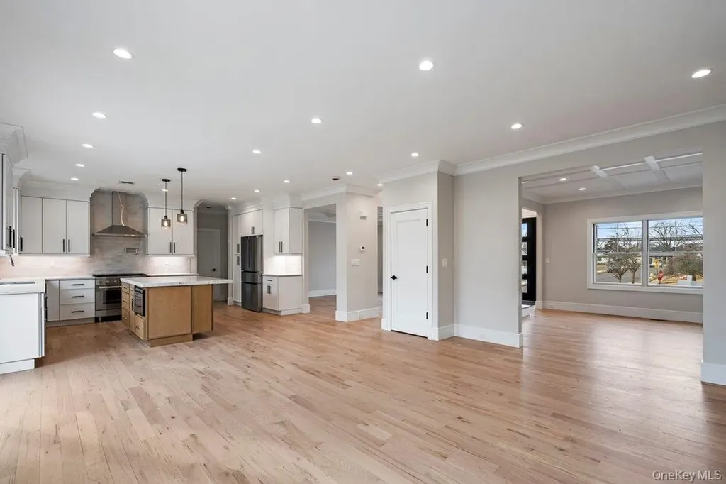 35 Main Parkway Plainview NY 11803