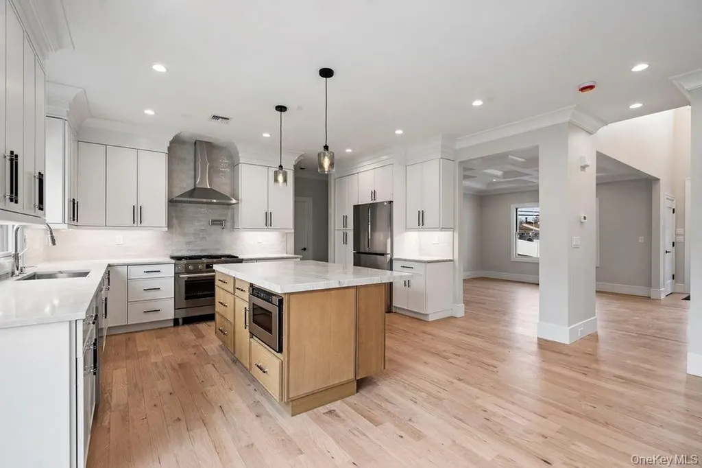35 Main Parkway Plainview NY 11803