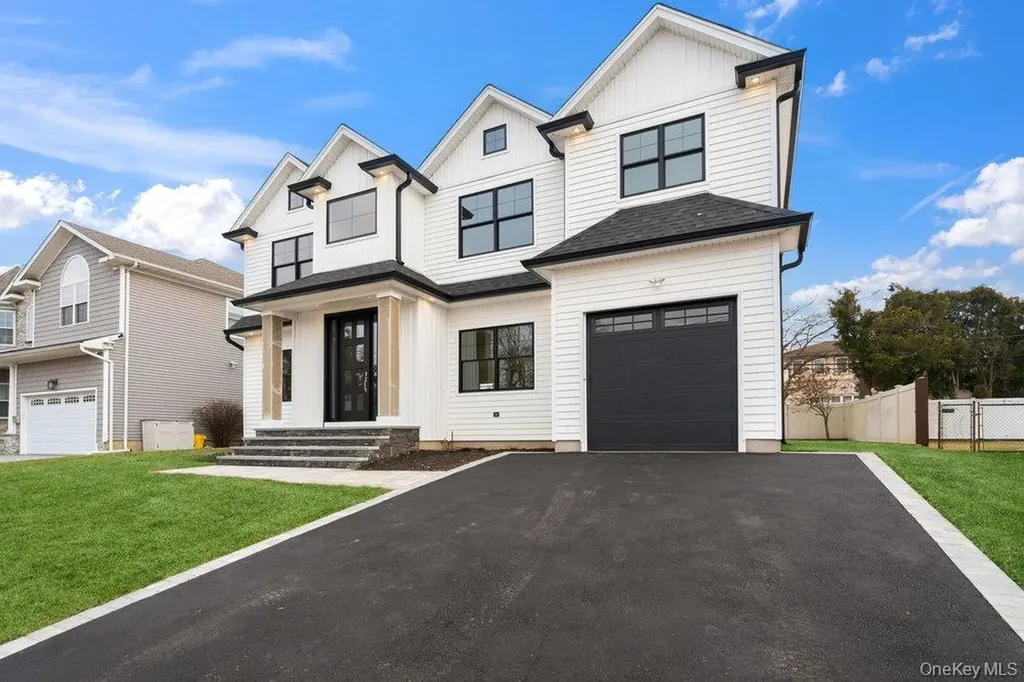 35 Main Parkway Plainview NY 11803