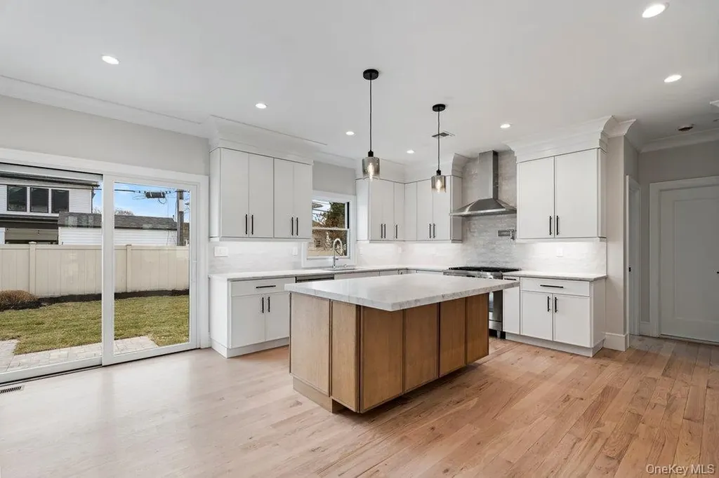 35 Main Parkway Plainview NY 11803