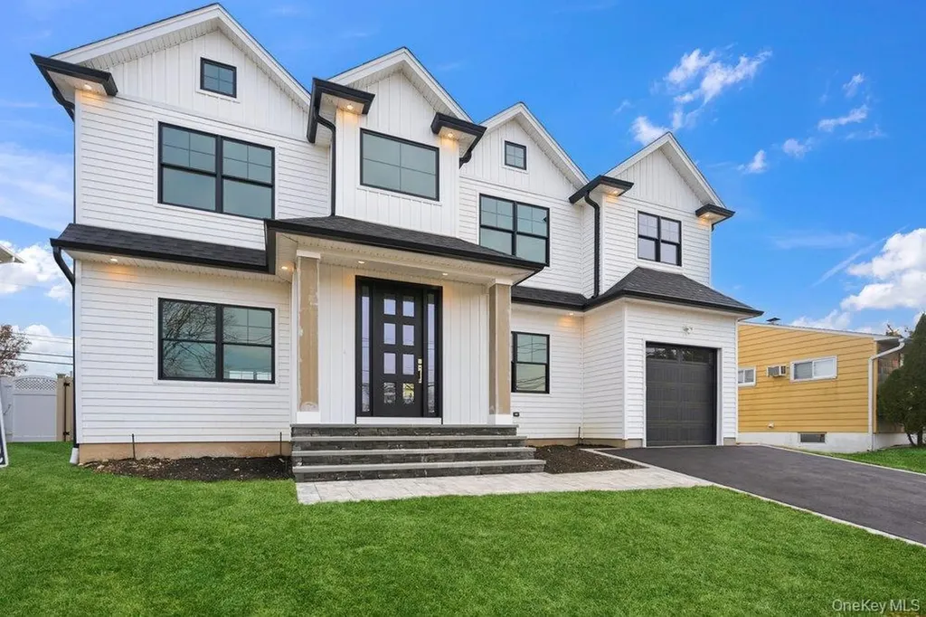35 Main Parkway Plainview NY 11803