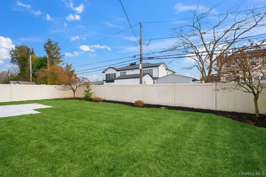 35 Main Parkway Plainview NY 11803