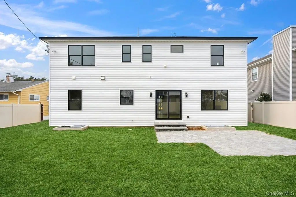 35 Main Parkway Plainview NY 11803