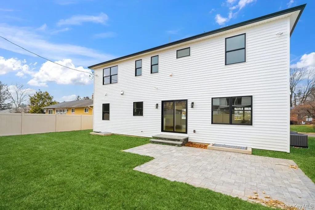 35 Main Parkway Plainview NY 11803