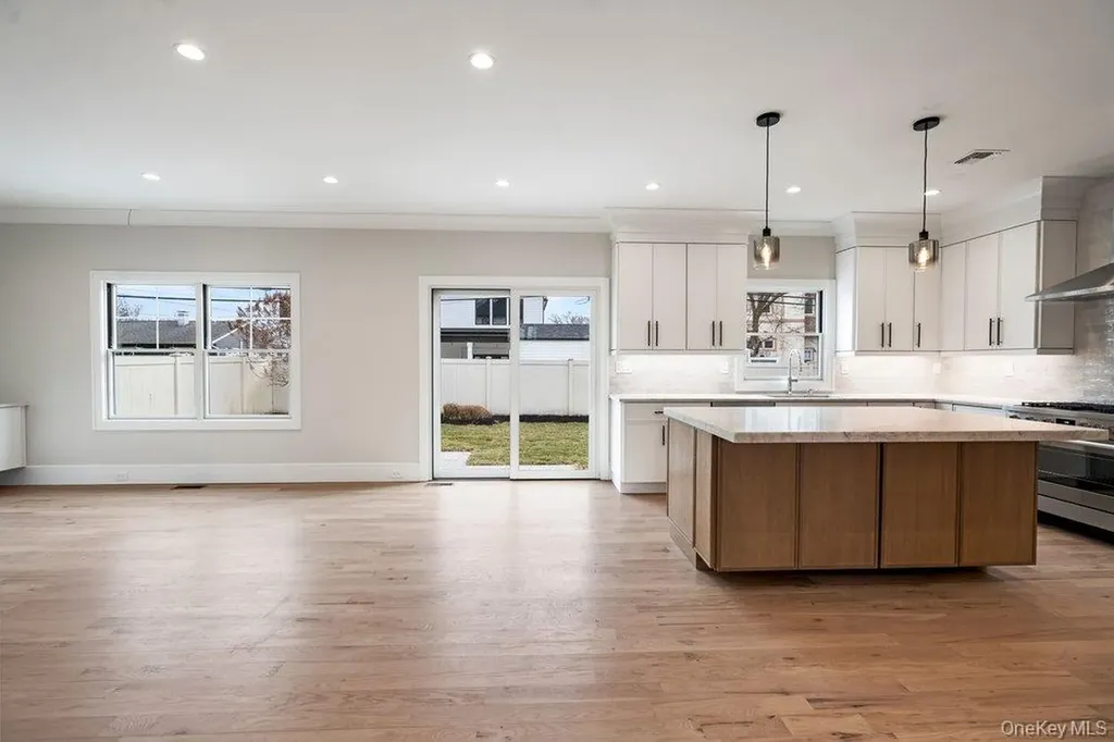 35 Main Parkway Plainview NY 11803