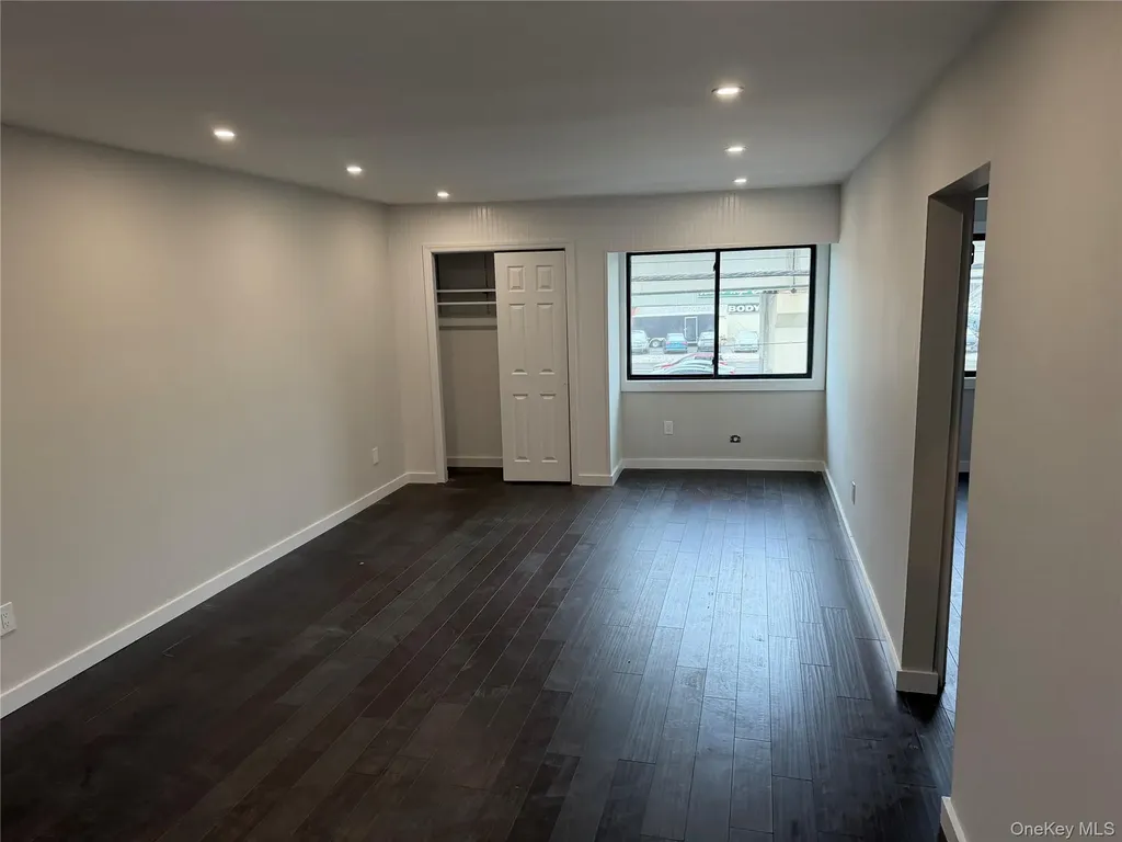 99-105 W Hoffman Avenue Lindenhurst NY 11757