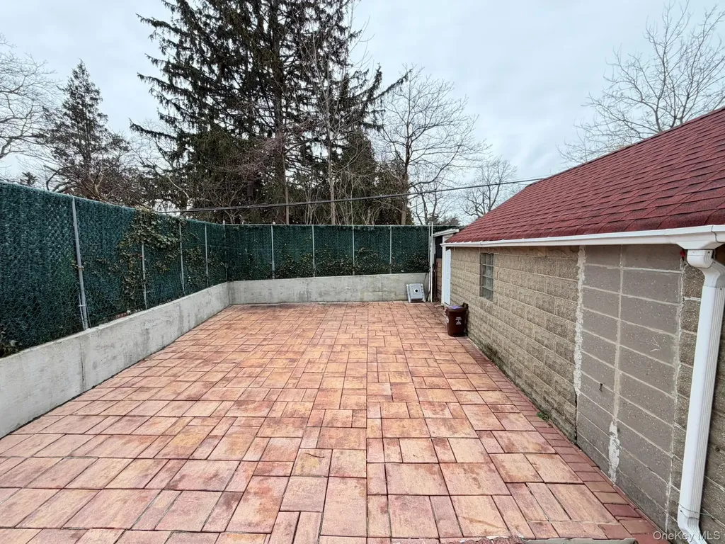 137-02 64th Road Flushing NY 11367