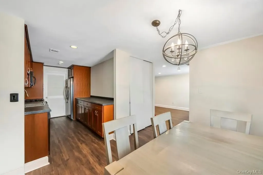 172 Skyline Drive Coram NY 11727