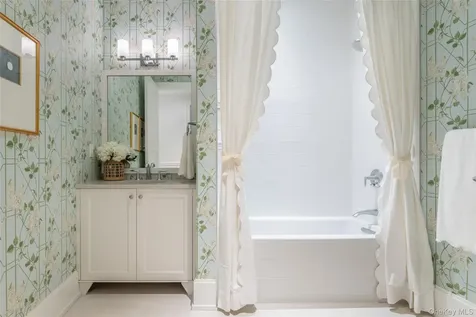 15 Kensington Road Bronxville NY 10708