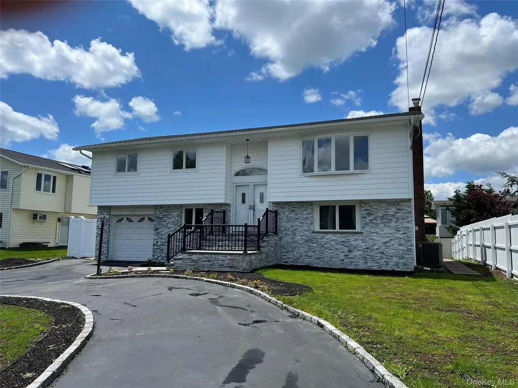 107 Beverly Road Massapequa NY 11758