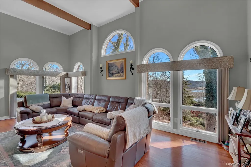 2 Riverview Terrace Smithtown NY 11787