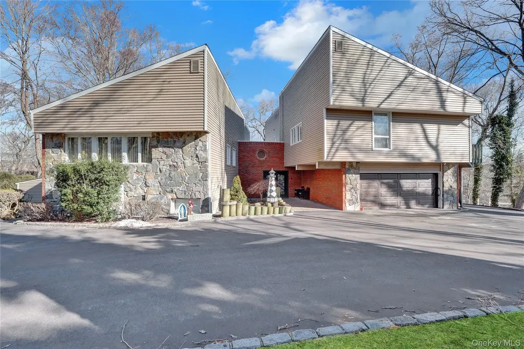 2 Riverview Terrace Smithtown NY 11787