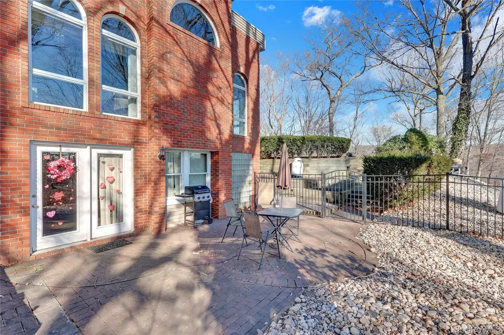2 Riverview Terrace Smithtown NY 11787