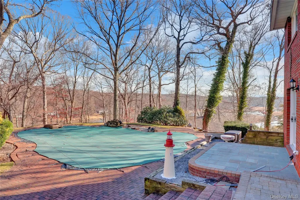 2 Riverview Terrace Smithtown NY 11787