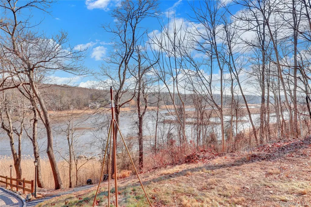 2 Riverview Terrace Smithtown NY 11787