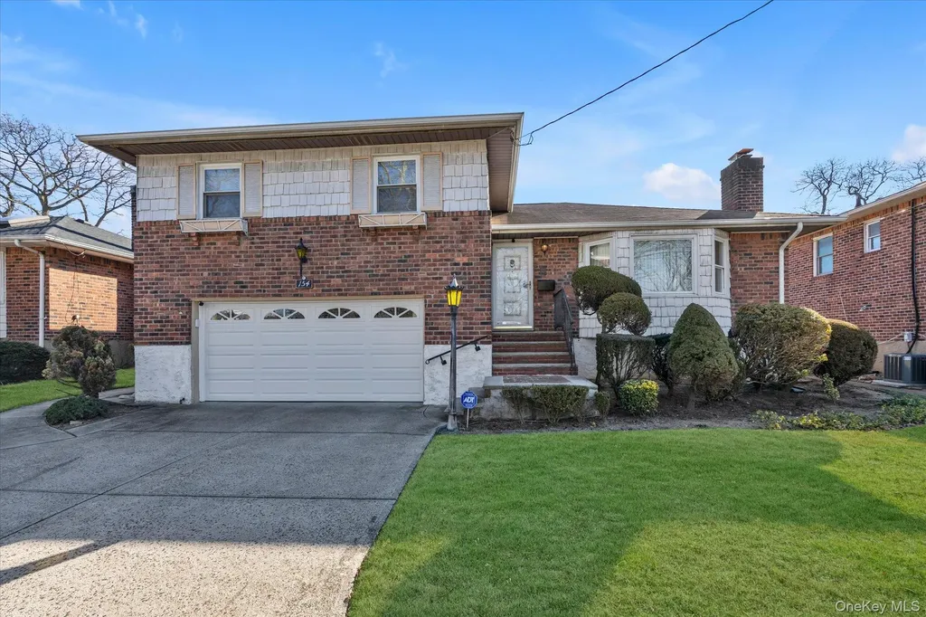 154 S Brush Drive Valley Stream NY 11581