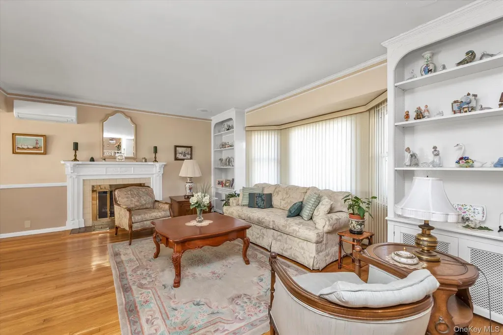154 S Brush Drive Valley Stream NY 11581