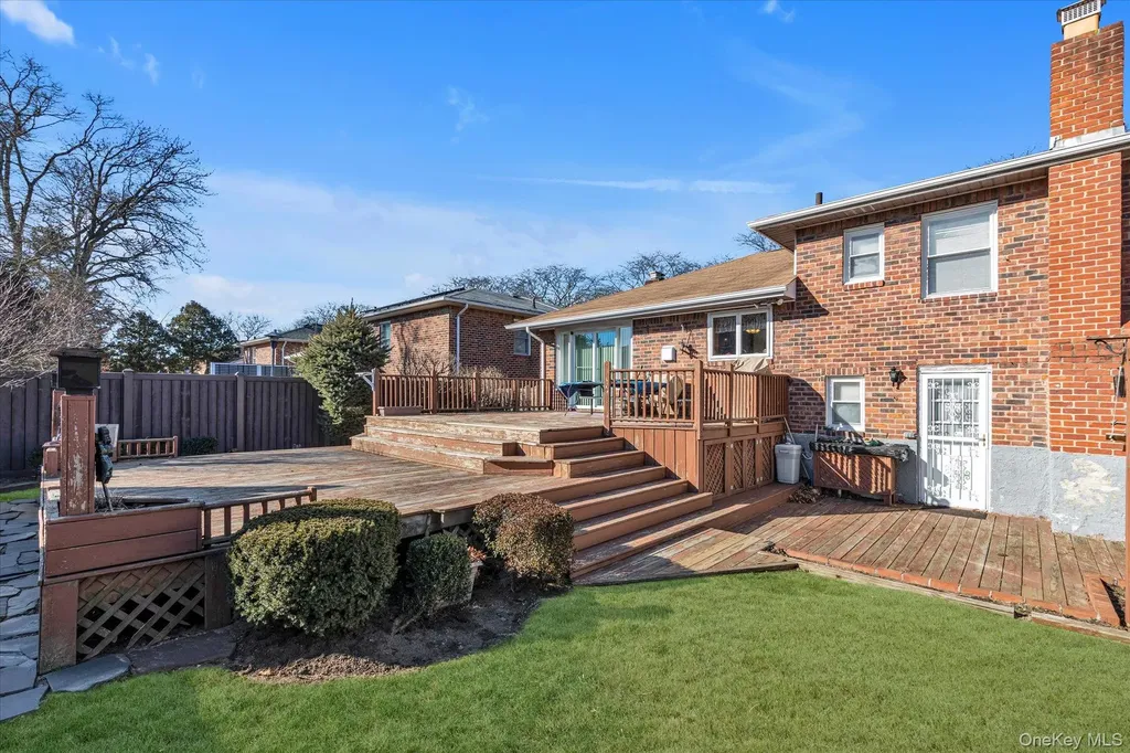 154 S Brush Drive Valley Stream NY 11581