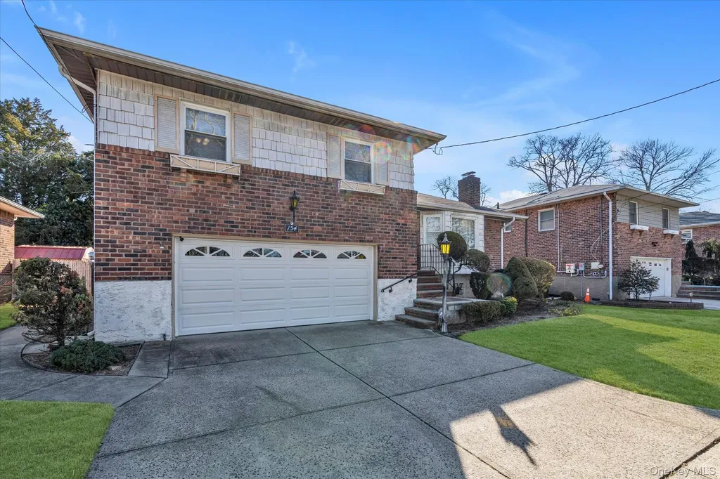 154 S Brush Drive Valley Stream NY 11581