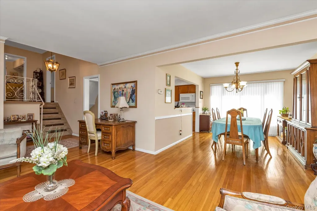 154 S Brush Drive Valley Stream NY 11581