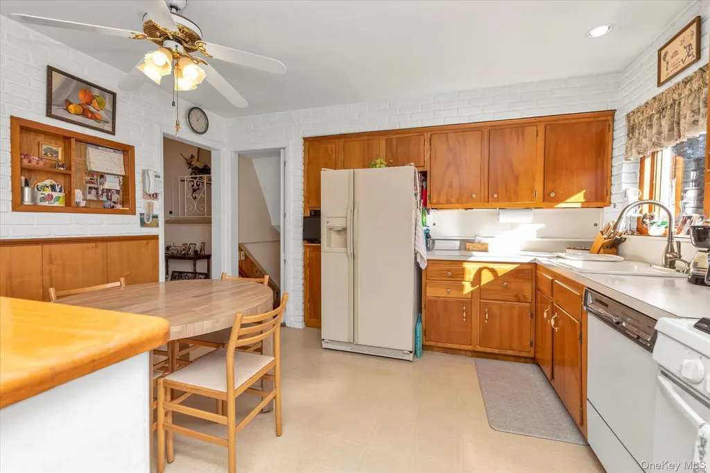 154 S Brush Drive Valley Stream NY 11581