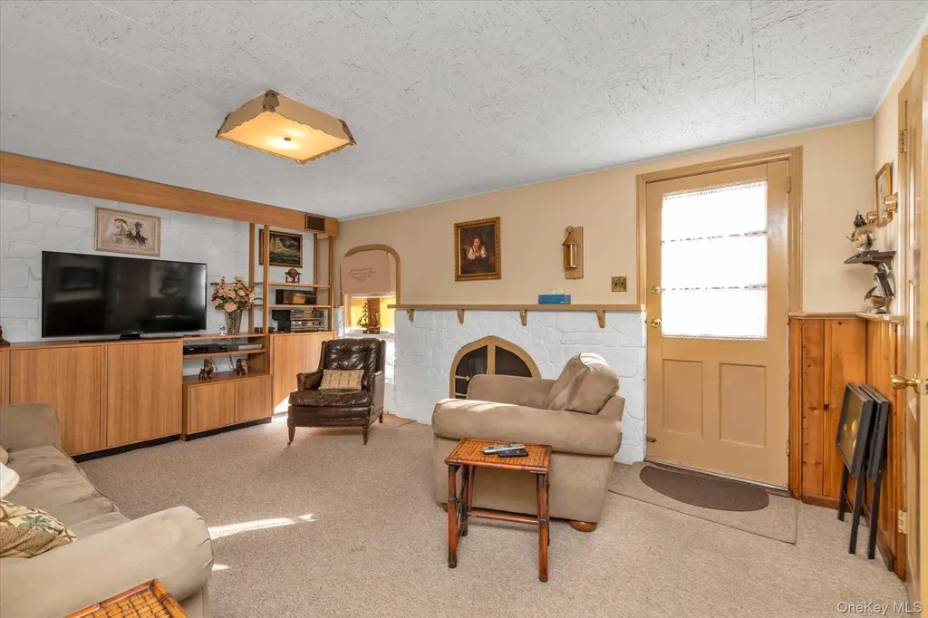 154 S Brush Drive Valley Stream NY 11581