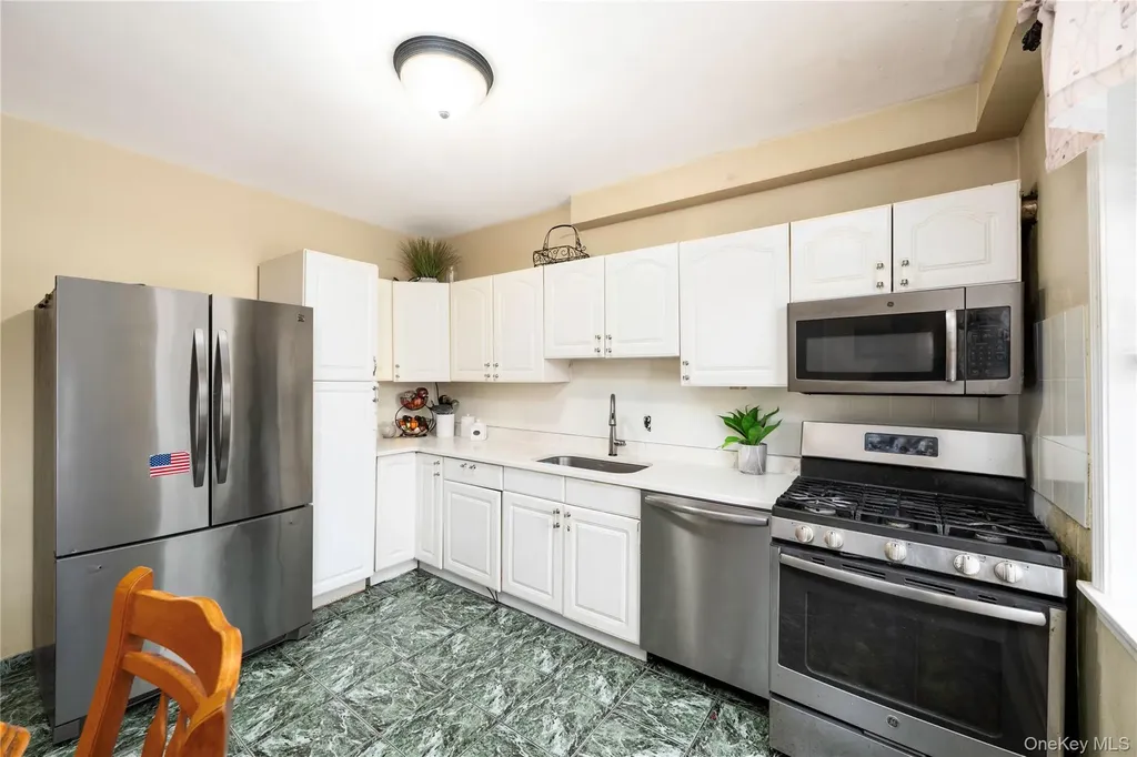 18 Parker Drive Mahopac NY 10541
