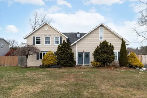 18 Parker Drive Mahopac NY 10541