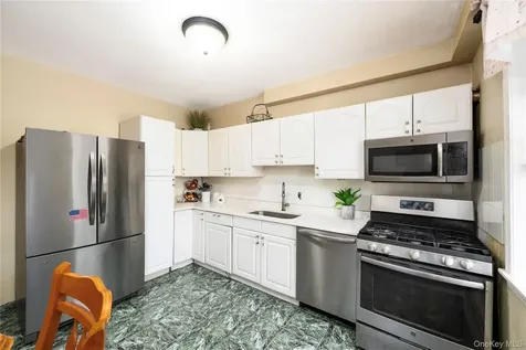 18 Parker Drive Mahopac NY 10541