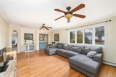 18 Parker Drive Mahopac NY 10541