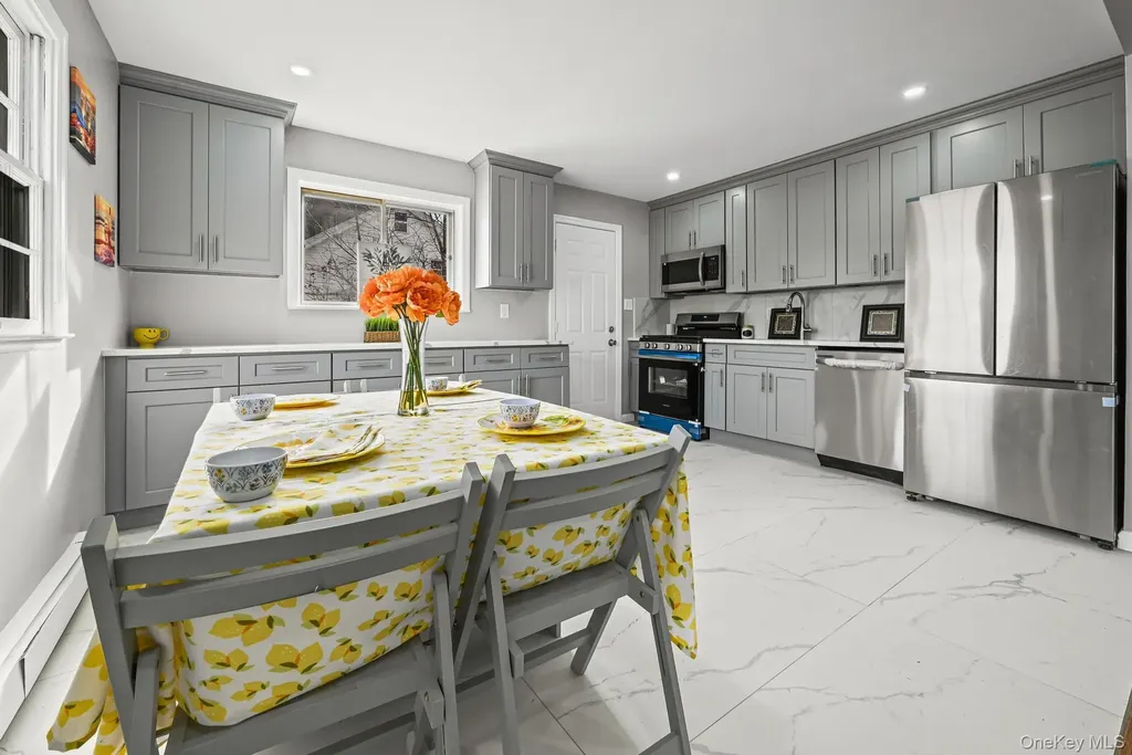 88 N Penataquit Avenue Bay Shore NY 11706