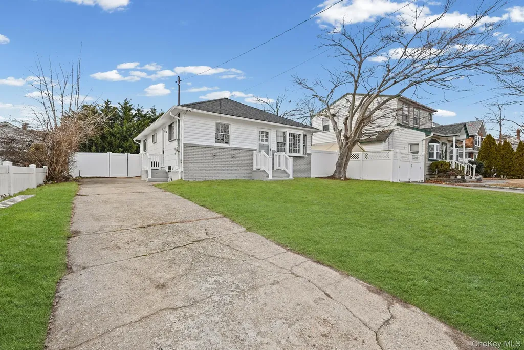 88 N Penataquit Avenue Bay Shore NY 11706