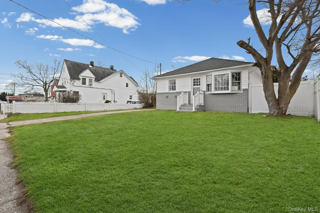 88 N Penataquit Avenue Bay Shore NY 11706