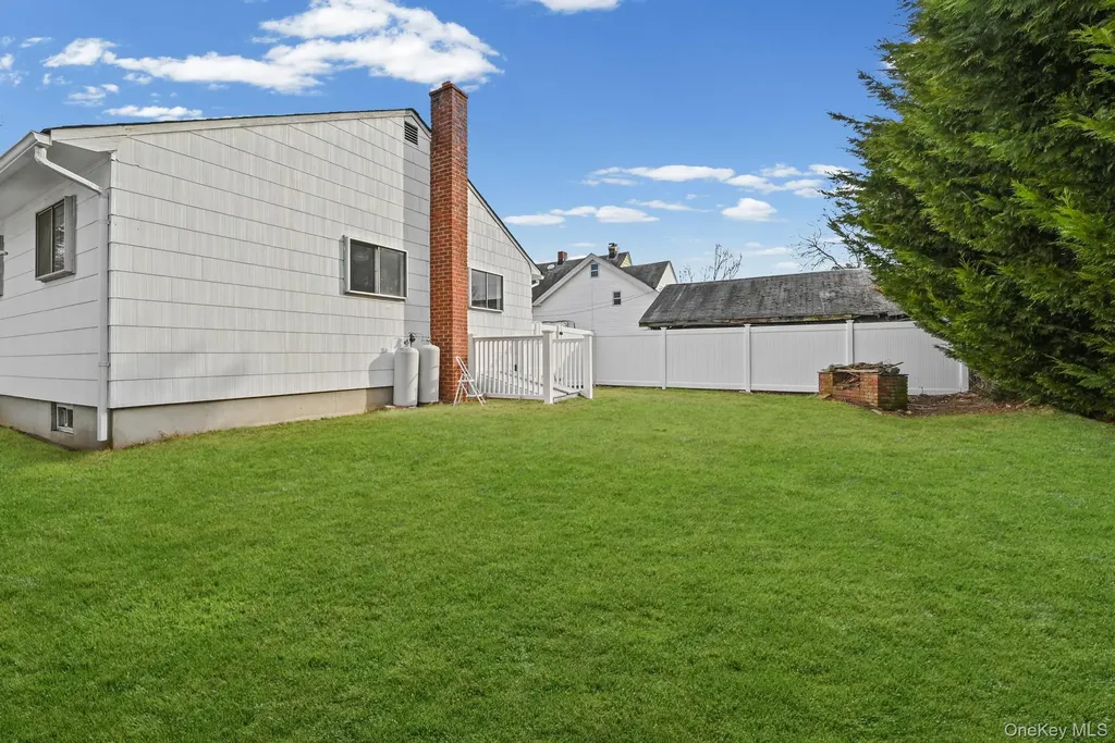 88 N Penataquit Avenue Bay Shore NY 11706