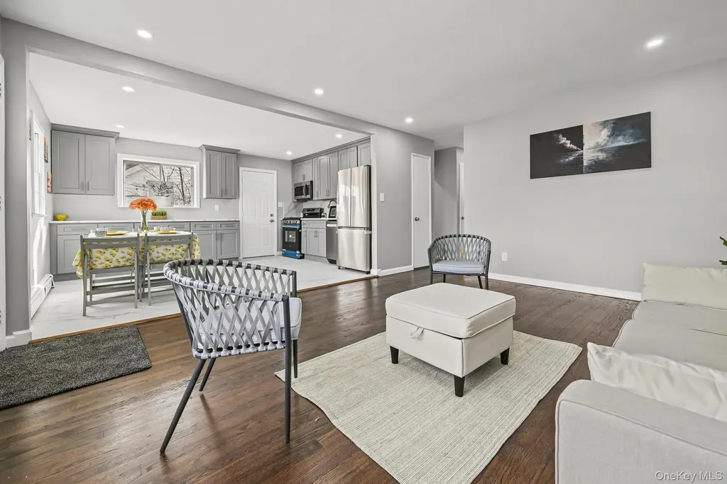 88 N Penataquit Avenue Bay Shore NY 11706