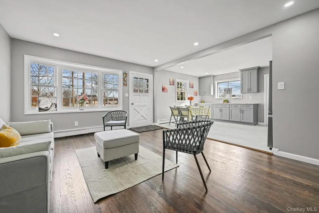 88 N Penataquit Avenue Bay Shore NY 11706