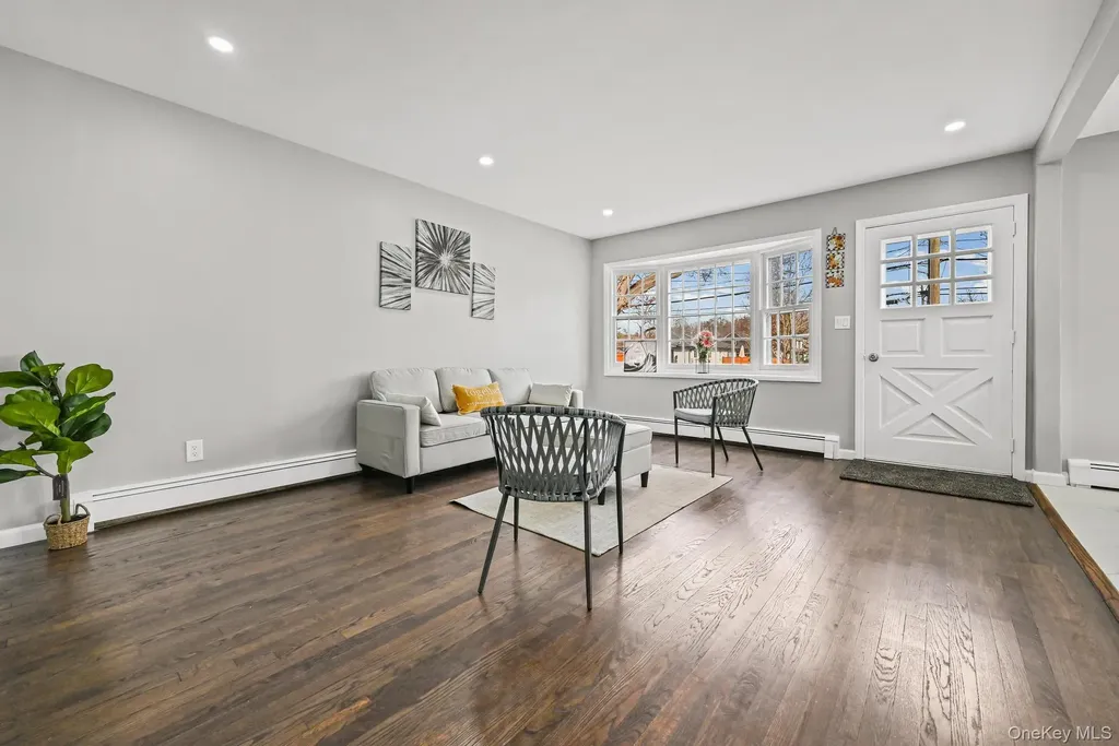 88 N Penataquit Avenue Bay Shore NY 11706