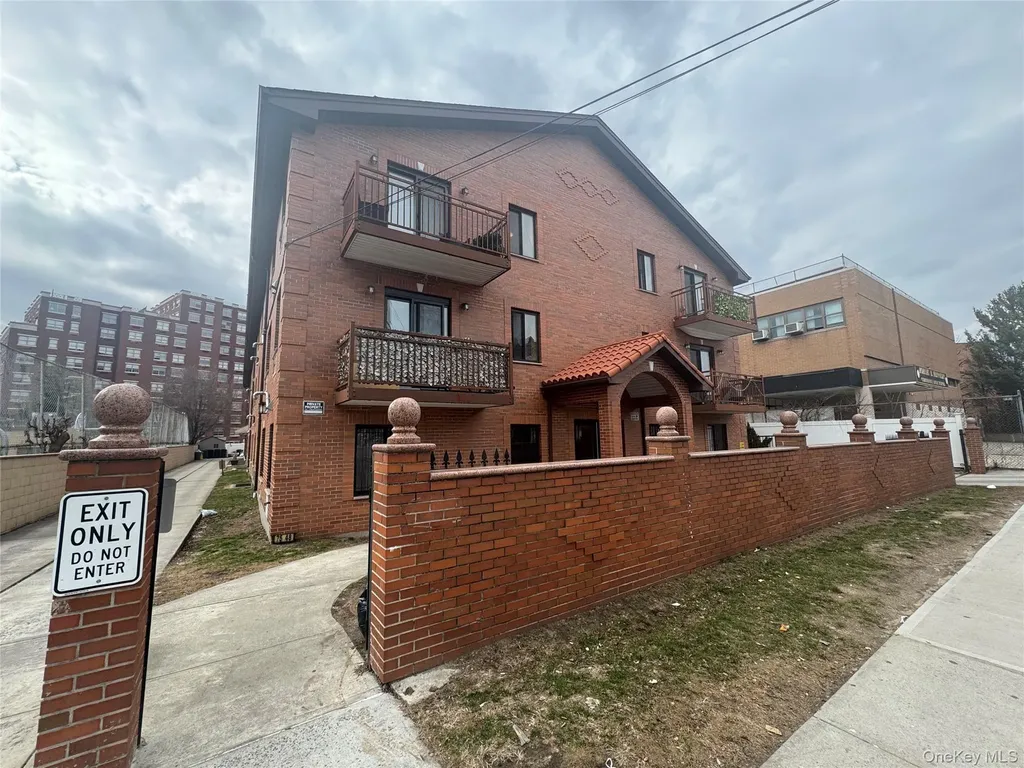 7548 Parsons Boulevard Fresh Meadows NY 11366