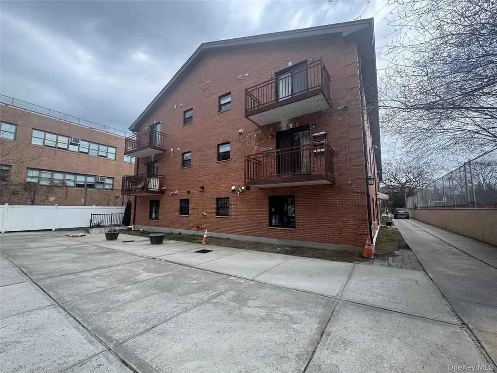 7548 Parsons Boulevard Fresh Meadows NY 11366