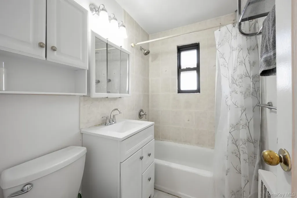 46 Terrace Circle Great Neck NY 11021