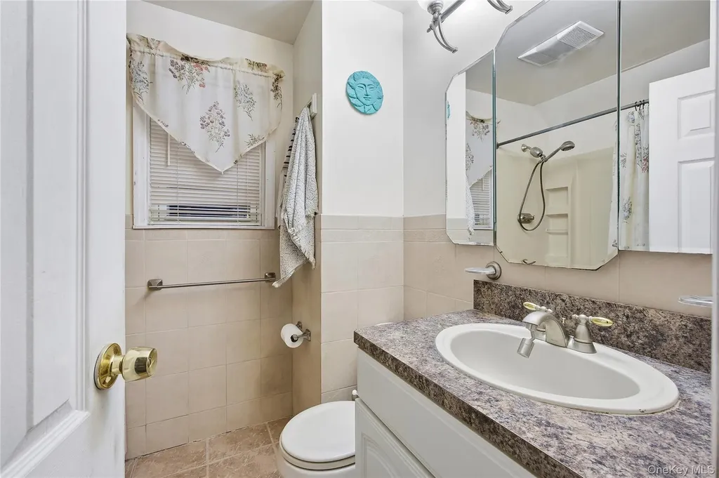 152 Rockaway Parkway Valley Stream NY 11580